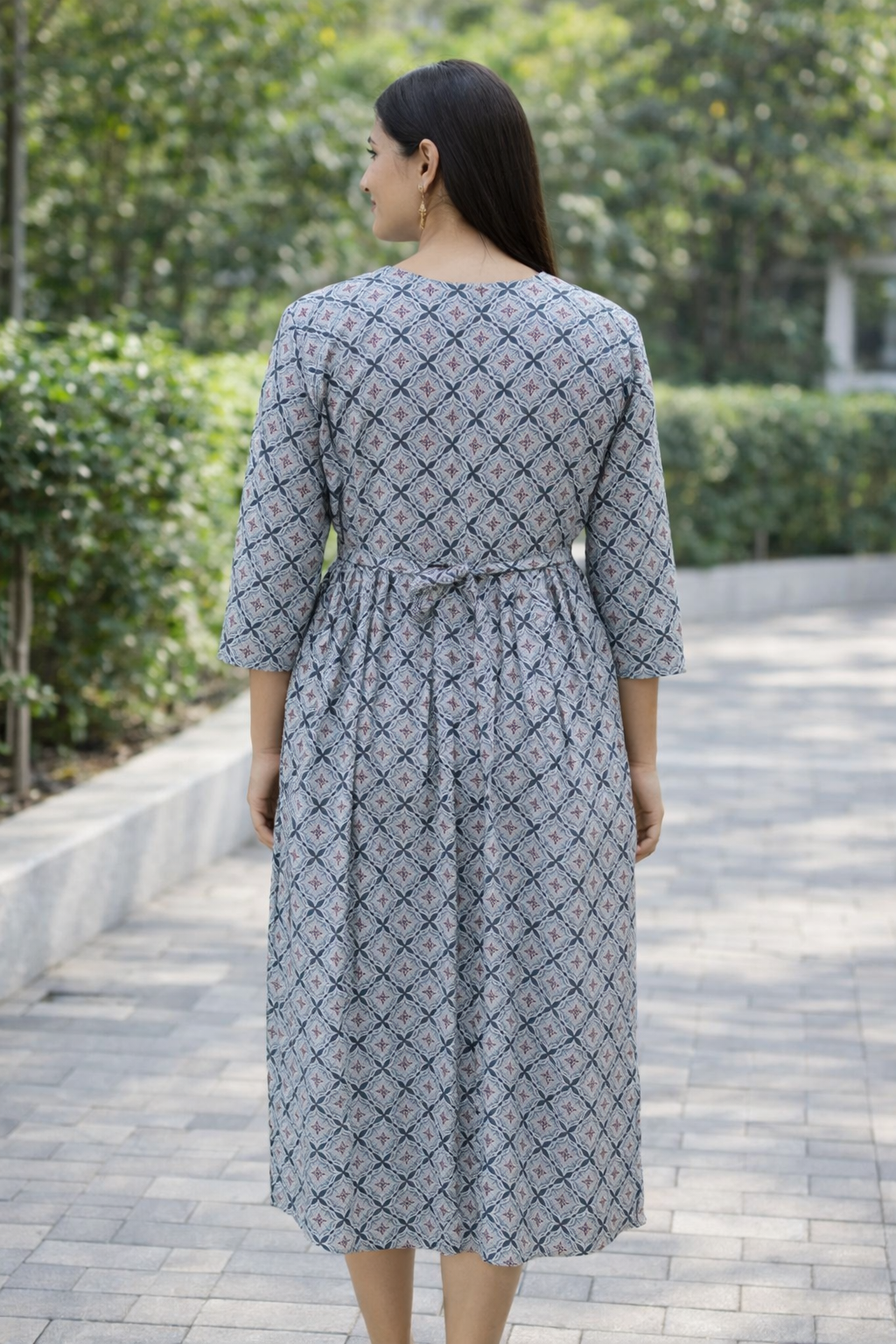 FEEDING GOWN - GEOMETRICAL FLORAL PRINT - INDIGO & WHITE - FGH13