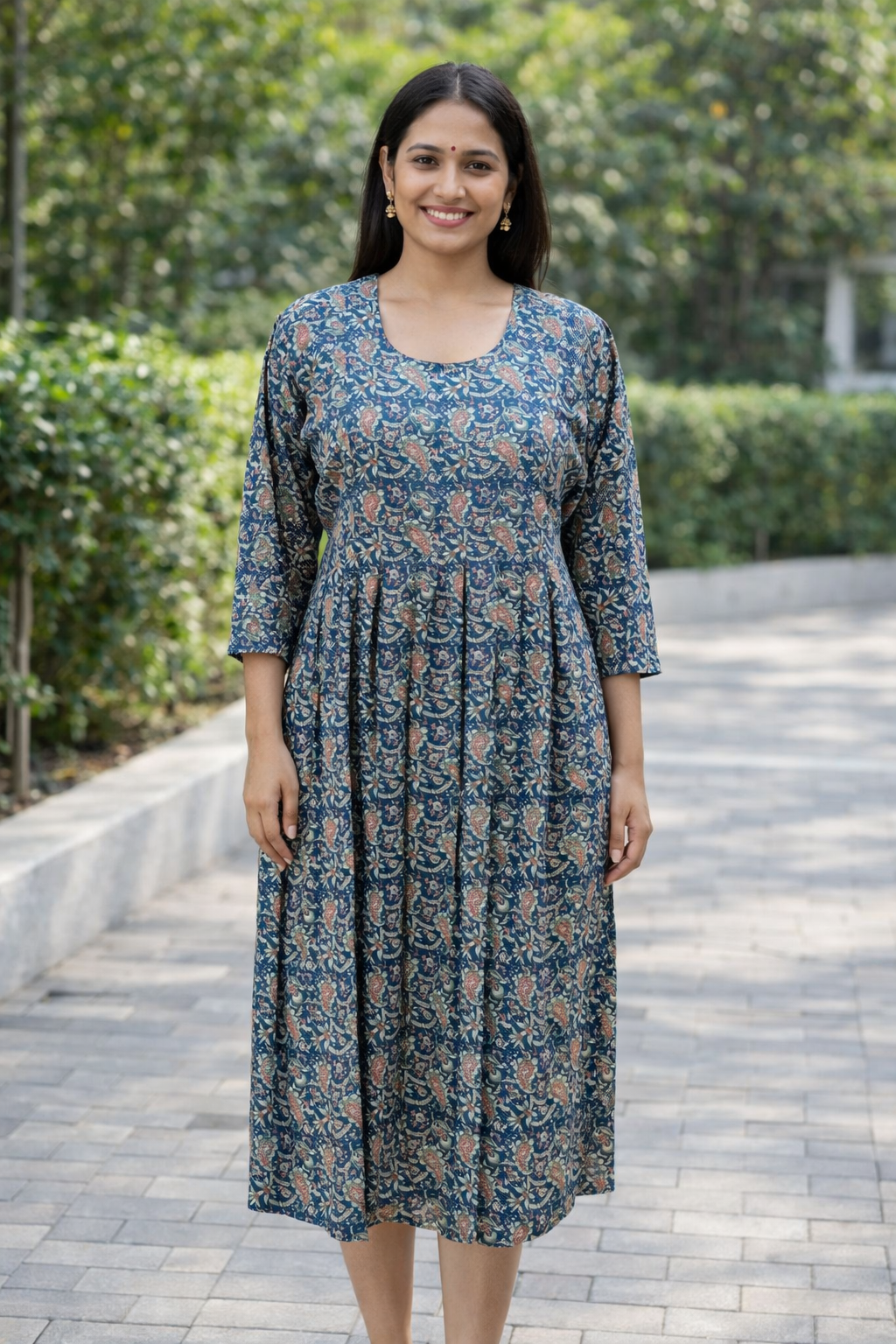 FEEDING GOWN - PAISLEY AND FLORAL VINE PRINT - BLUE, DARK GREEN & RED FGH03